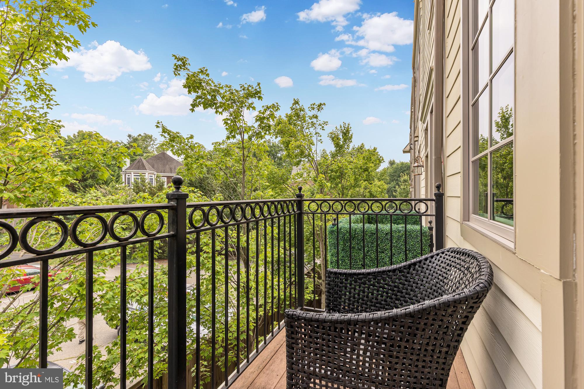 1407 Ridgeview Way Washington, DC 20007 - Photo 21 of 54