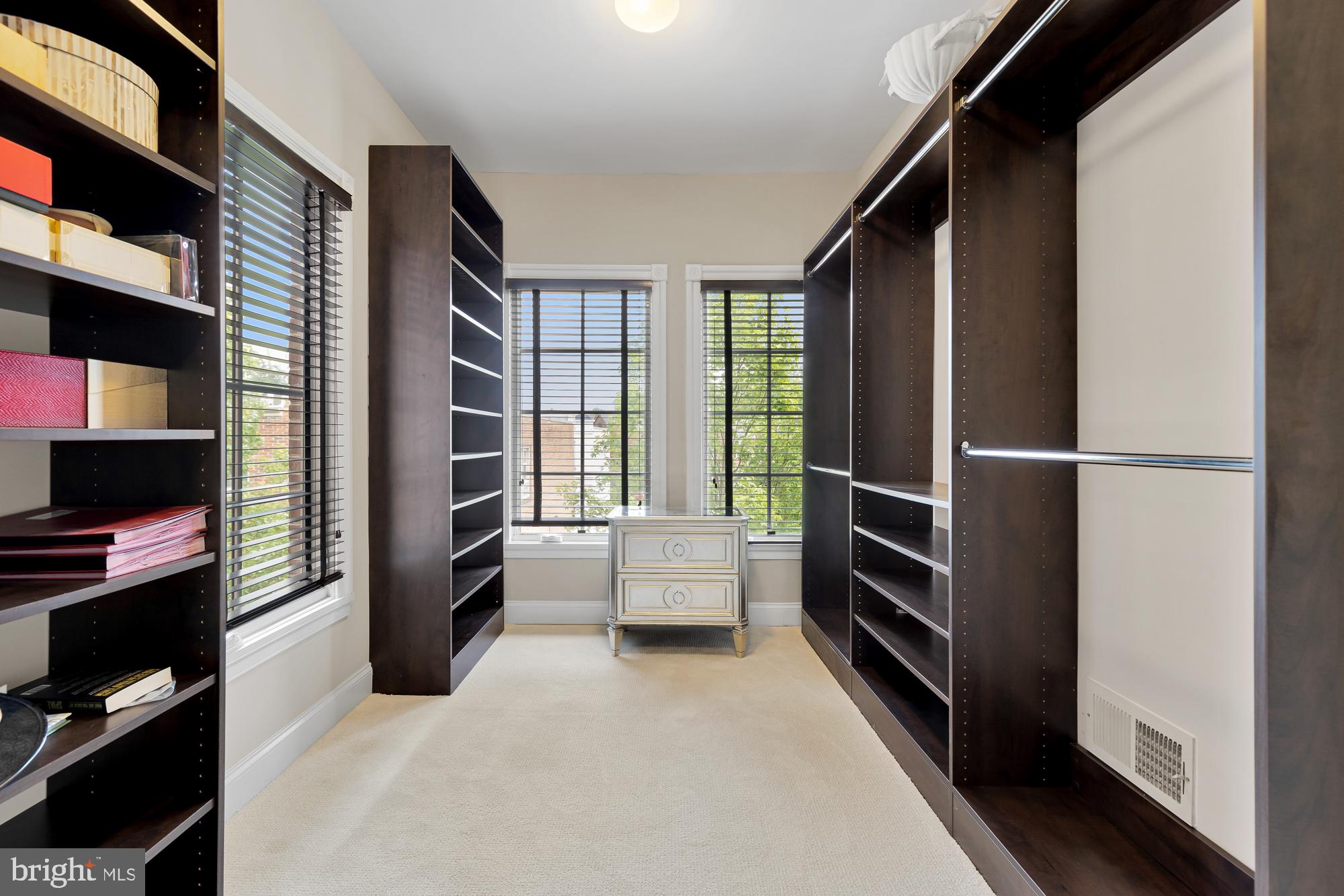 1407 Ridgeview Way Washington, DC 20007 - Photo 29 of 54