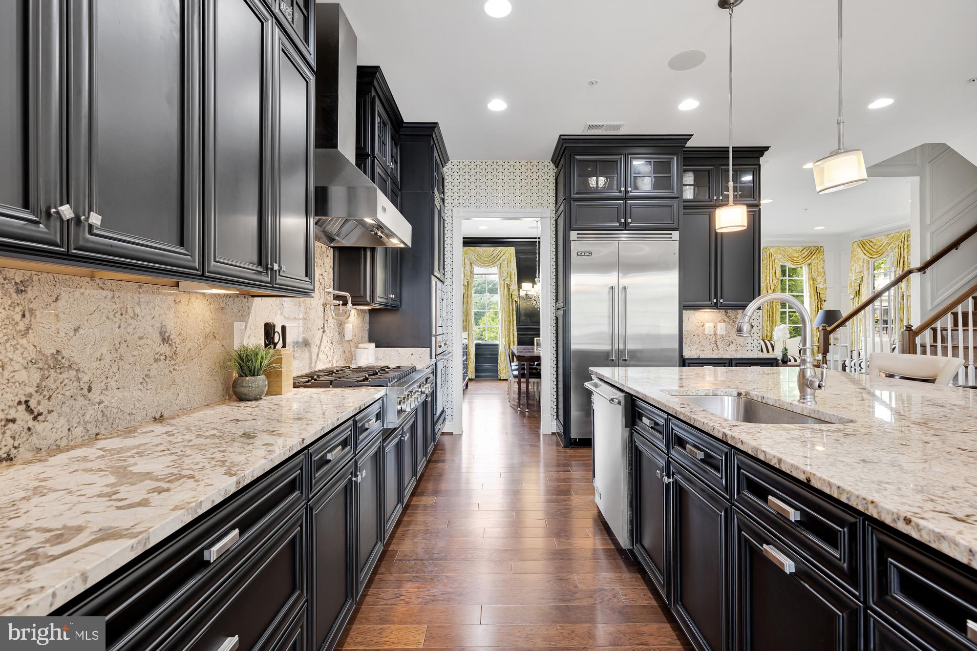 1407 Ridgeview Way Washington, DC 20007 - Photo 6 of 54