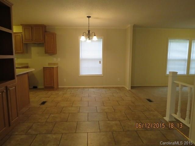 162 Clements Road Statesville, NC 28677 - Photo 4 of 24 Gallery Image 4