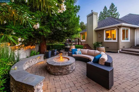 $3,095,000 | 70 Ridgecrest Court, Lafayette, CA 94549