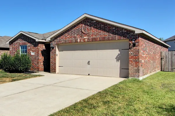 $1,995 | 12302 Wavecrest Road, Texas City, TX 77568