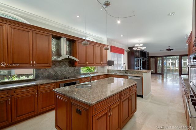 $3,475,000 | 598 Golden Beach Drive, Golden Beach, FL 33160