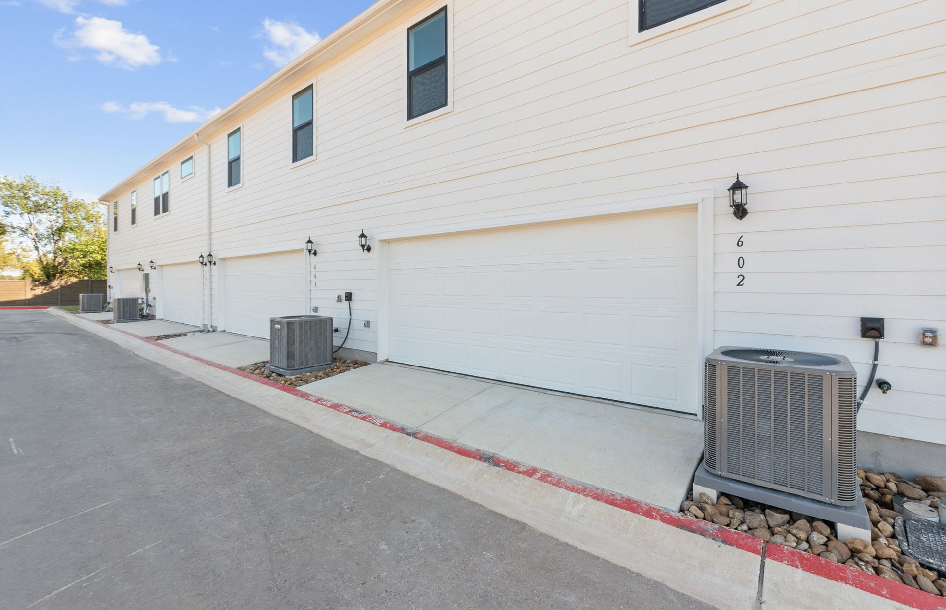 1280 East Main Street, Unit 602 Round Rock, TX 78664 - Photo 20 of 22 a view of a back yard of the house