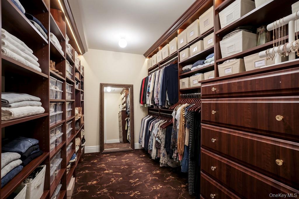 899 Harborview Road Oyster Bay, NY 11765 - Photo 16 of 30