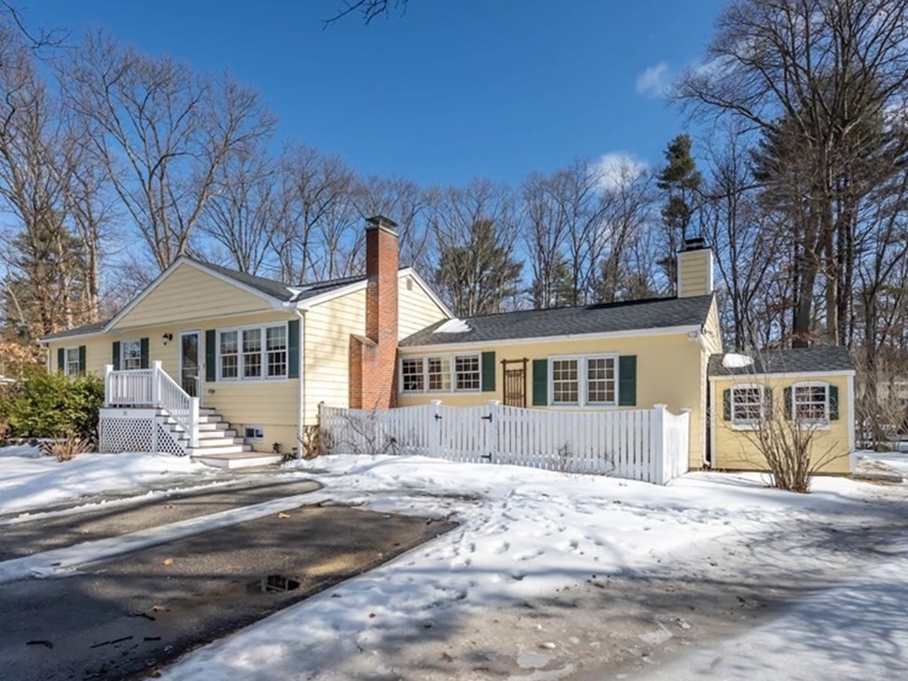 55 Lovejoy Road Andover, MA 01810 - Photo 2 of 35 Gallery Image 2
