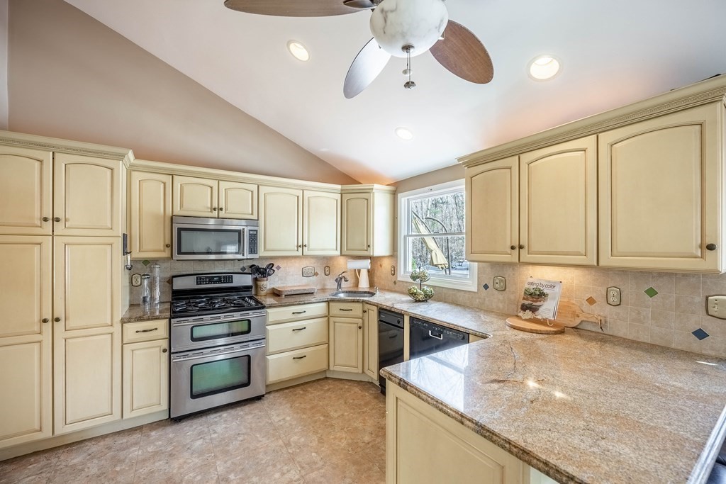 55 Lovejoy Road Andover, MA 01810 - Photo 6 of 35 Gallery Image 6