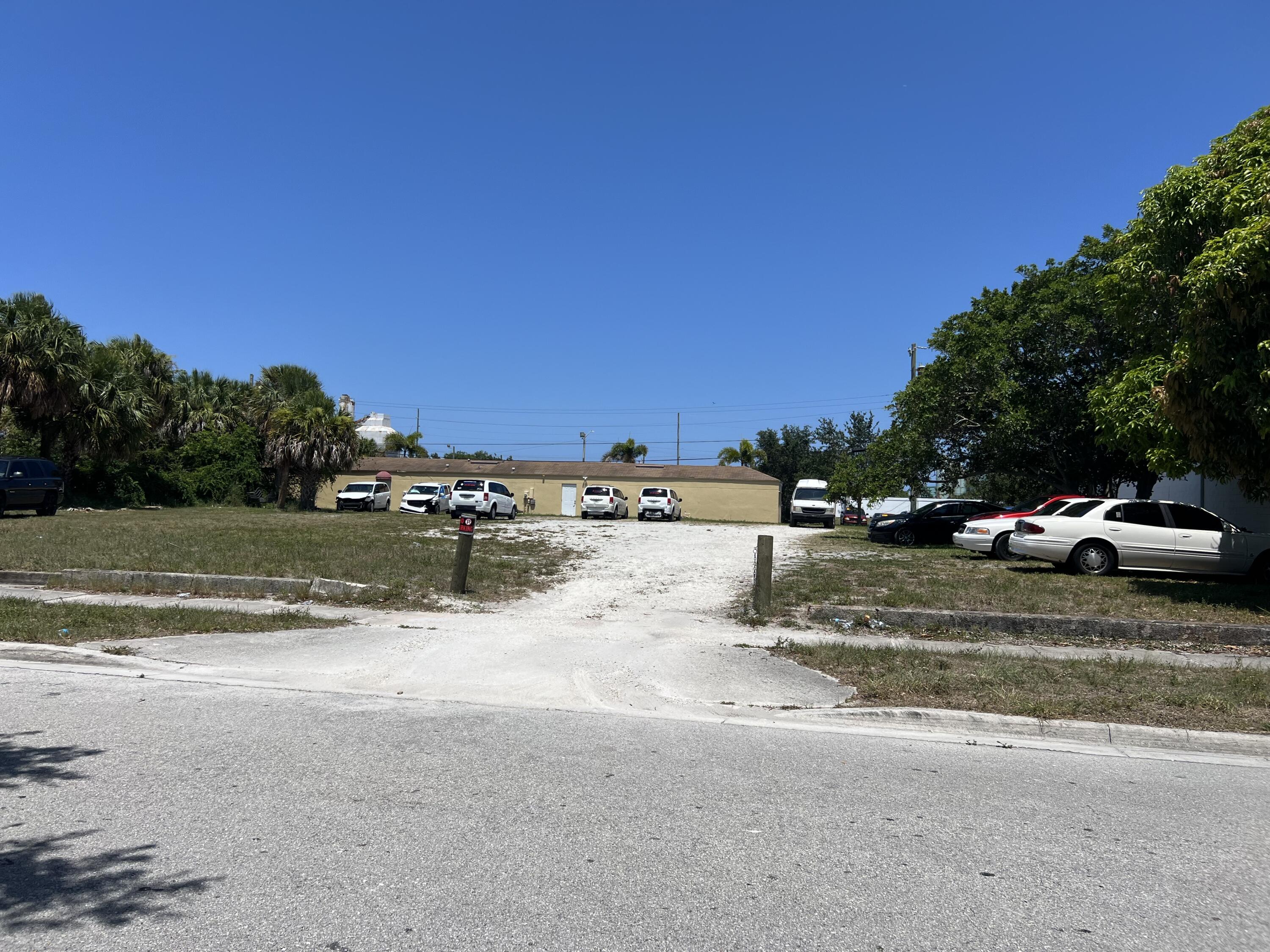 534 South 5th Street Fort Pierce, FL 34950 - Photo 5 of 5 a view of car parked on the side of a road