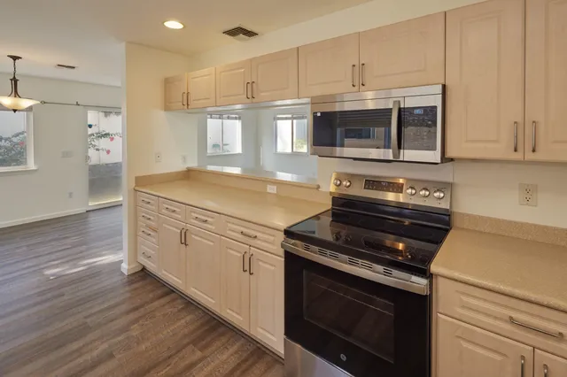 $4,850 | 32 East Makahehi Loop, Kahului, HI 96732