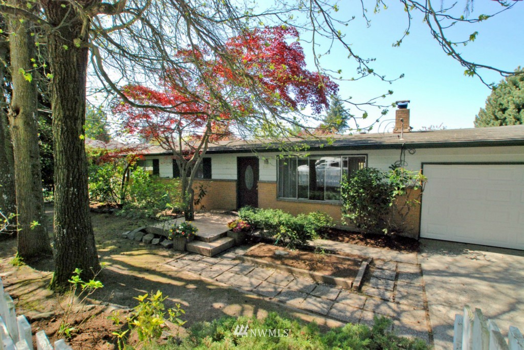 3203 Meadow Avenue North Renton, WA 98056 - Photo 1 of 24 Gallery Image 1