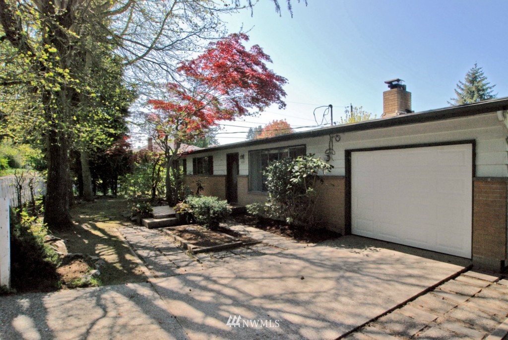 3203 Meadow Avenue North Renton, WA 98056 - Photo 2 of 24 Gallery Image 2