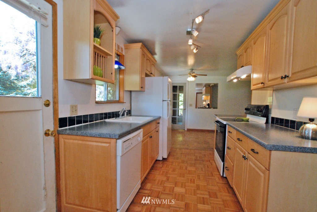 3203 Meadow Avenue North Renton, WA 98056 - Photo 13 of 24 Gallery Image 13