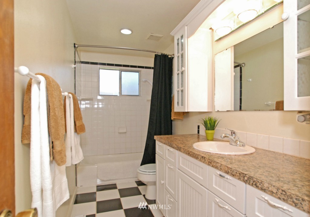 3203 Meadow Avenue North Renton, WA 98056 - Photo 18 of 24 Gallery Image 18