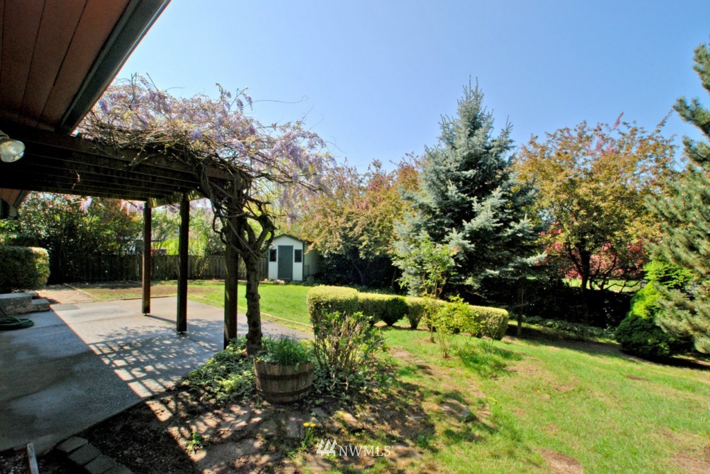 3203 Meadow Avenue North Renton, WA 98056 - Photo 4 of 24 Gallery Image 4