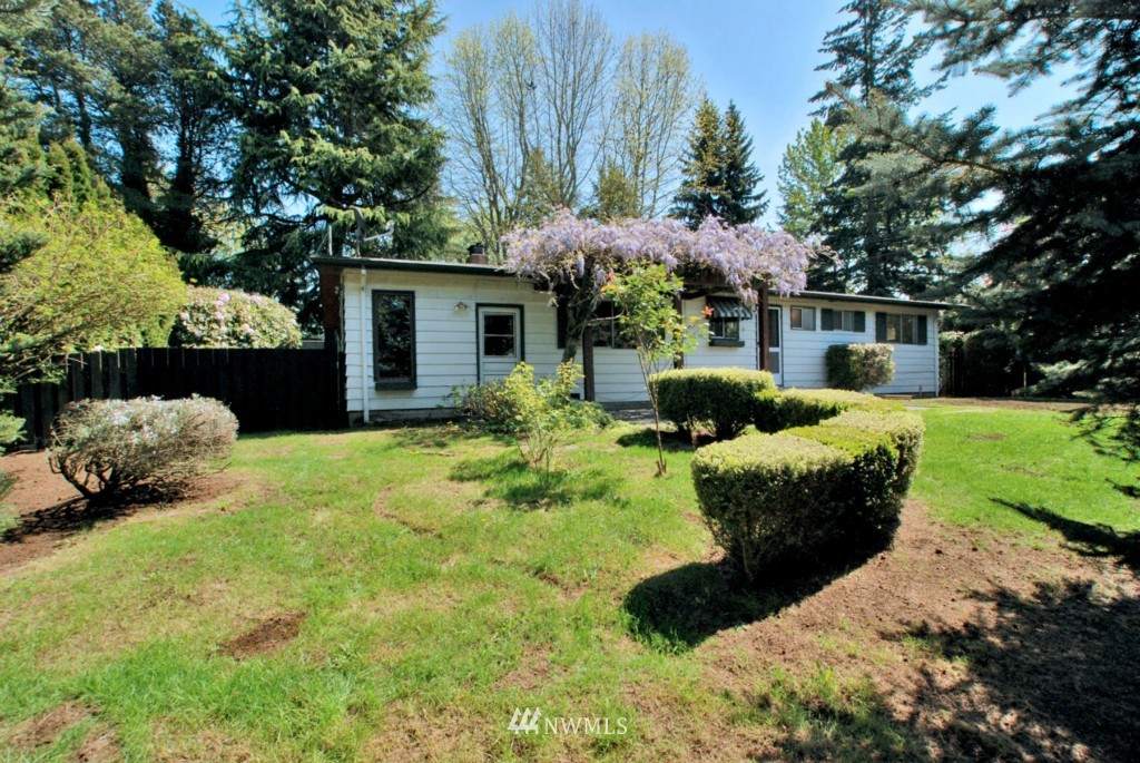 3203 Meadow Avenue North Renton, WA 98056 - Photo 5 of 24 Gallery Image 5