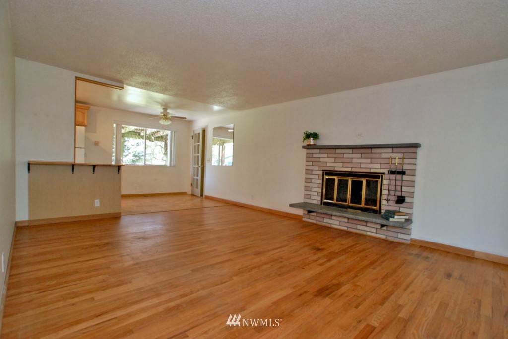 3203 Meadow Avenue North Renton, WA 98056 - Photo 8 of 24 Gallery Image 8