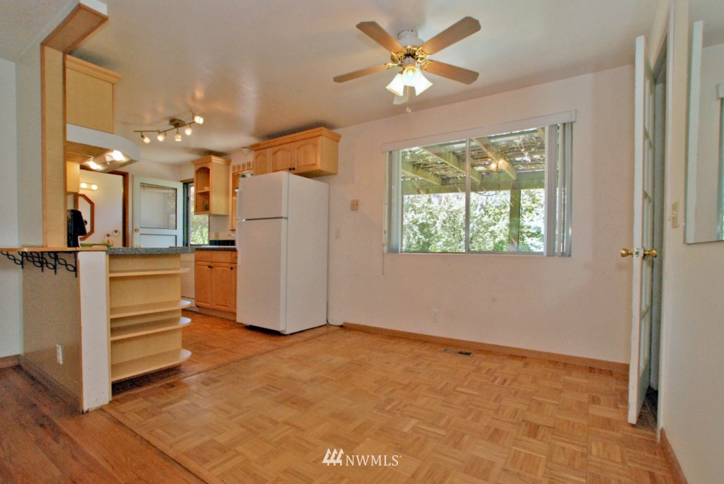 3203 Meadow Avenue North Renton, WA 98056 - Photo 10 of 24 Gallery Image 10