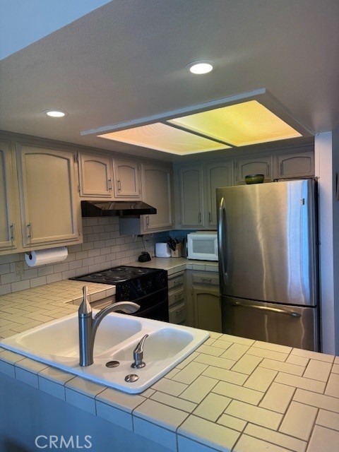 557 Lucerne Street Cayucos, CA 93430 - Photo 47 of 51 Kitchen