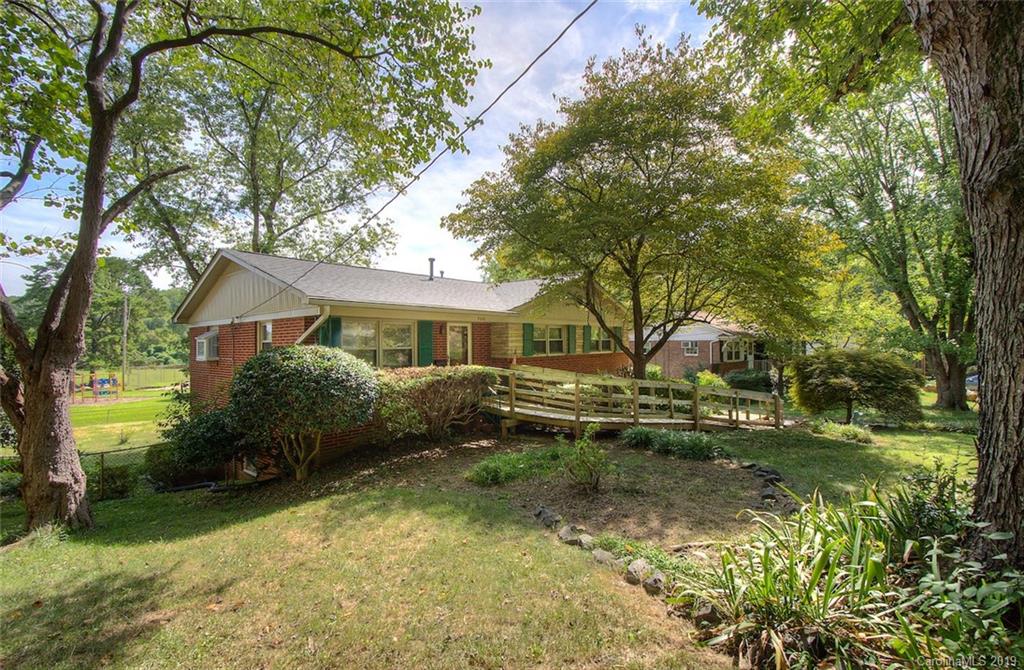 7225 Watercrest Road Charlotte, NC 28210 - Photo 32 of 32 a front view of a house with garden