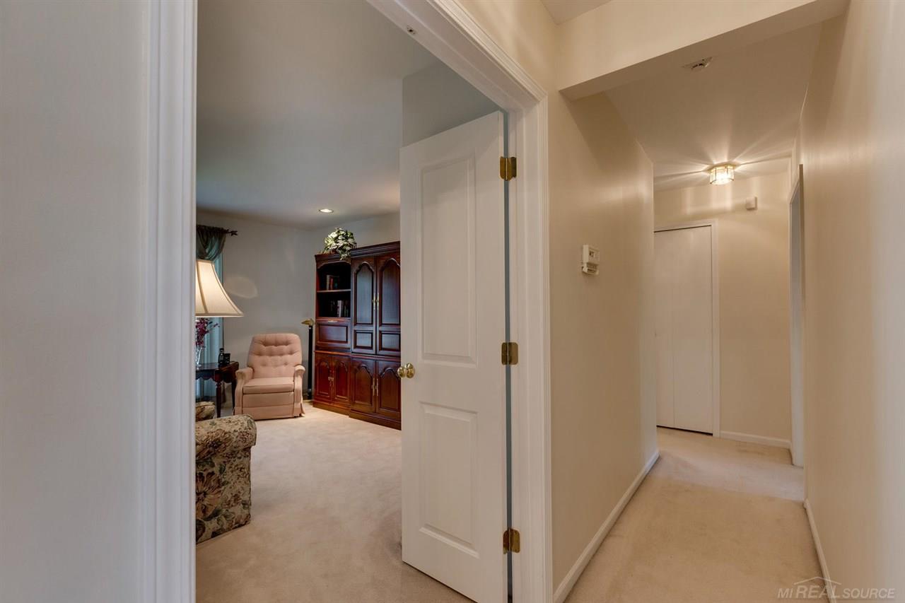 564 Buttercup Court Rochester Hills, MI 48307 - Photo 6 of 31