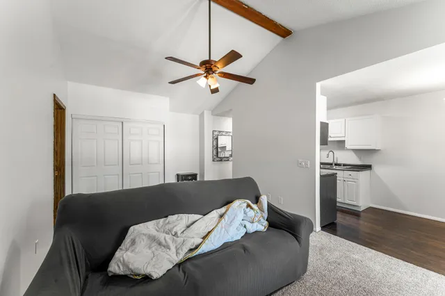 $124,900 | 806 Old Settlers Trail, Unit 8, Hopkins, MN 55343