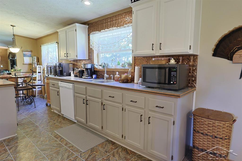 2202 West Huckleberry Road Sanford, MI 48657 - Photo 13 of 64