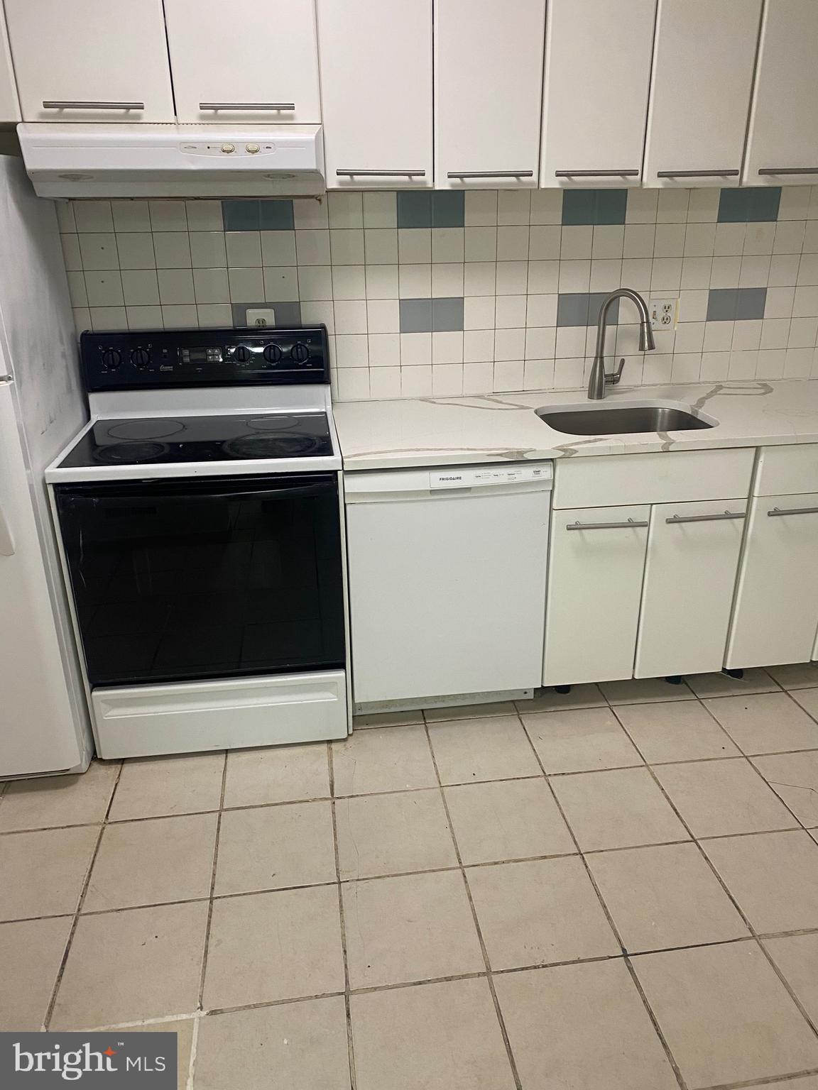 9753 Whiskey Run Laurel, MD 20723 - Photo 3 of 10 Kitchen