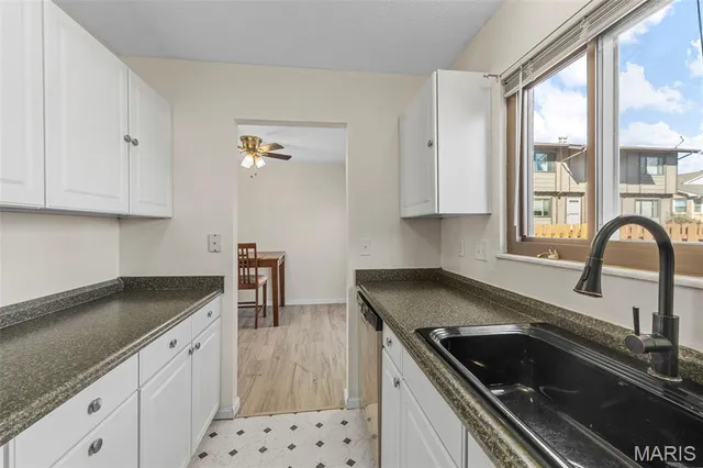 $128,000 | 2801 Savoy Drive, Unit 2801, Lake St. Louis, MO 63367