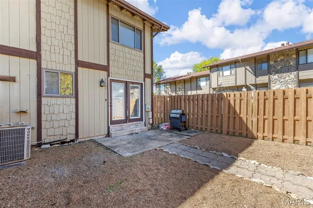 $128,000 | 2801 Savoy Drive, Unit 2801, Lake St. Louis, MO 63367