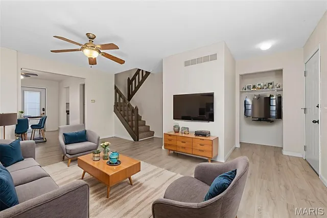 $128,000 | 2801 Savoy Drive, Unit 2801, Lake St. Louis, MO 63367