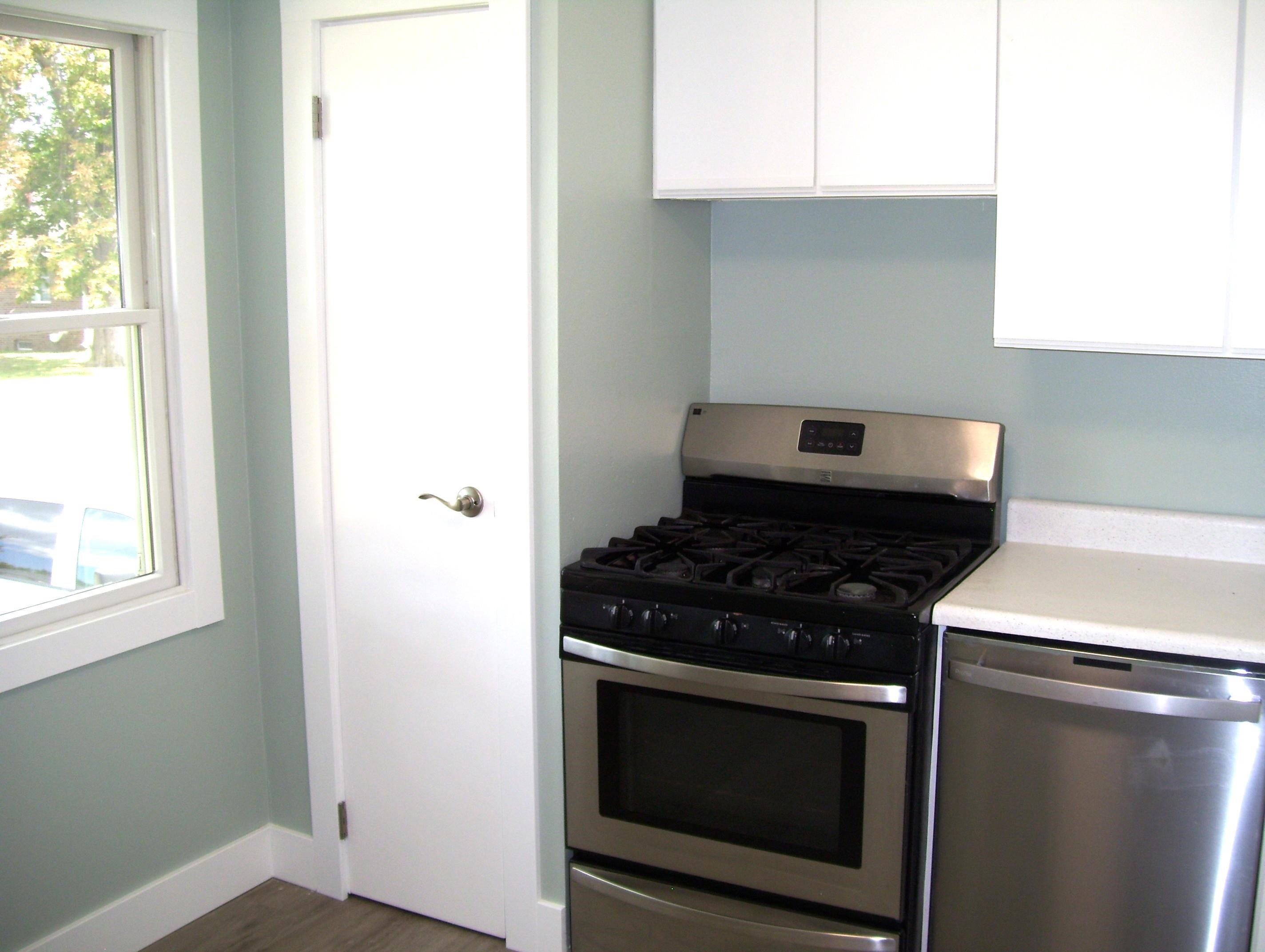 1012 Taylor Street Bay City, MI 48708 - Photo 7 of 36 Gallery Image 7
