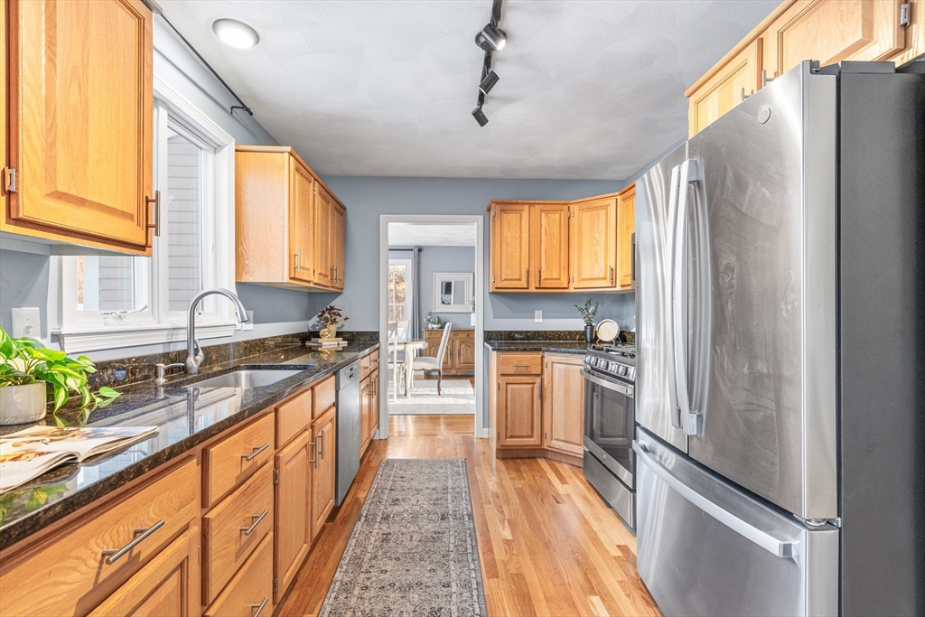 8 Stouffer Circle Andover, MA 01810 - Photo 12 of 41