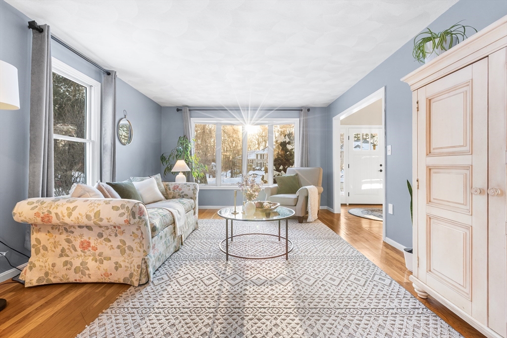 8 Stouffer Circle Andover, MA 01810 - Photo 5 of 41