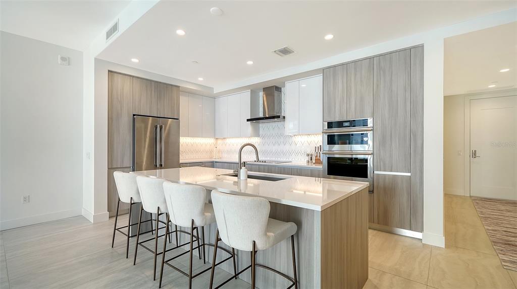 301 Quay Commons, Unit 704 Sarasota, FL 34236 - Photo 18 of 76