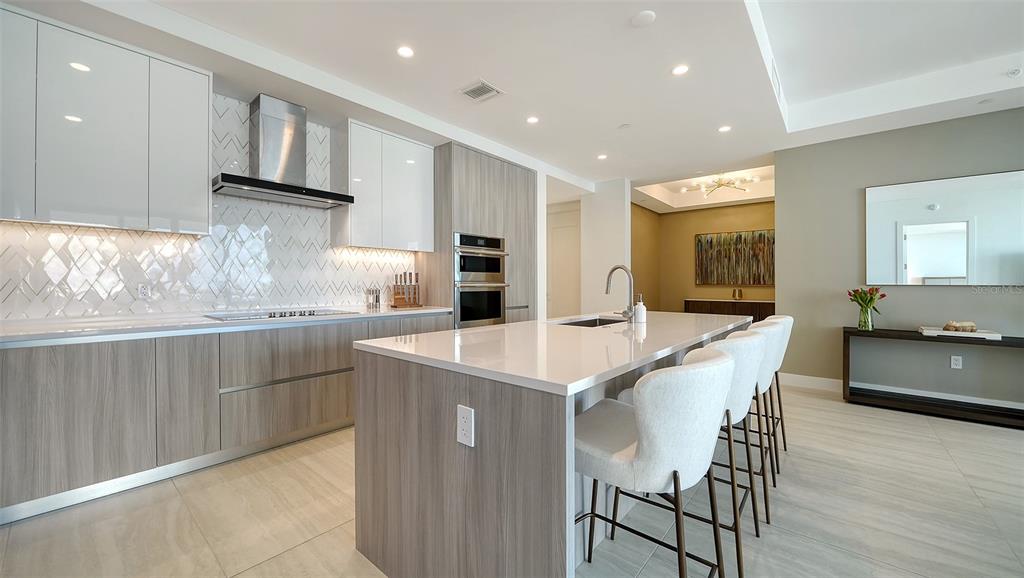 301 Quay Commons, Unit 704 Sarasota, FL 34236 - Photo 19 of 76