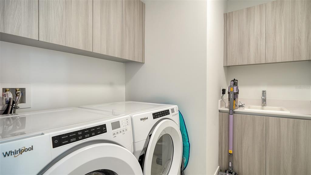 301 Quay Commons, Unit 704 Sarasota, FL 34236 - Photo 22 of 76