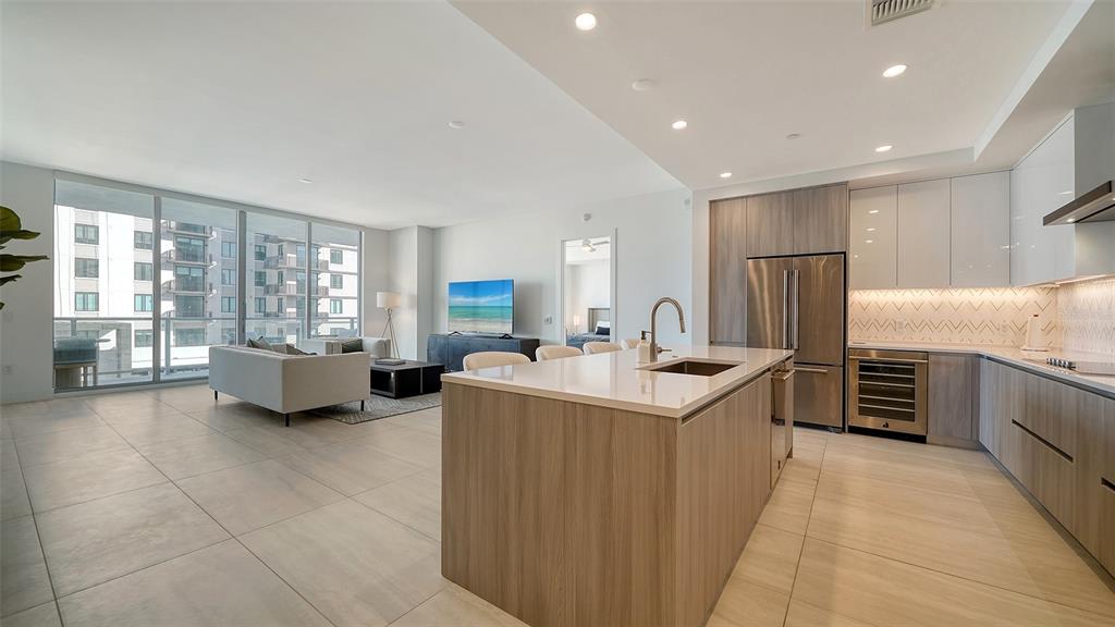 301 Quay Commons, Unit 704 Sarasota, FL 34236 - Photo 8 of 76