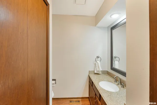 $220,000 | 3075 Willowwood Drive, Bettendorf, IA 52722