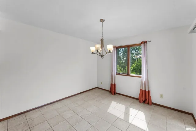 $220,000 | 3075 Willowwood Drive, Bettendorf, IA 52722