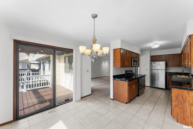 $220,000 | 3075 Willowwood Drive, Bettendorf, IA 52722