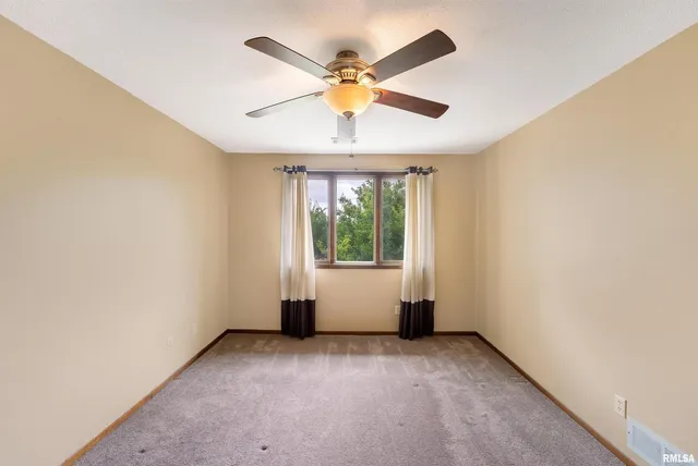 $220,000 | 3075 Willowwood Drive, Bettendorf, IA 52722