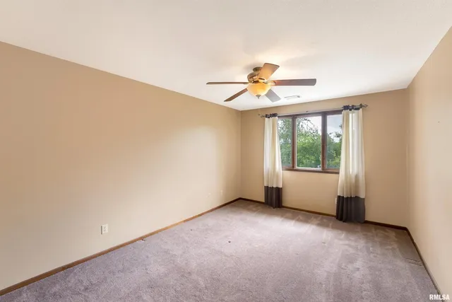 $220,000 | 3075 Willowwood Drive, Bettendorf, IA 52722