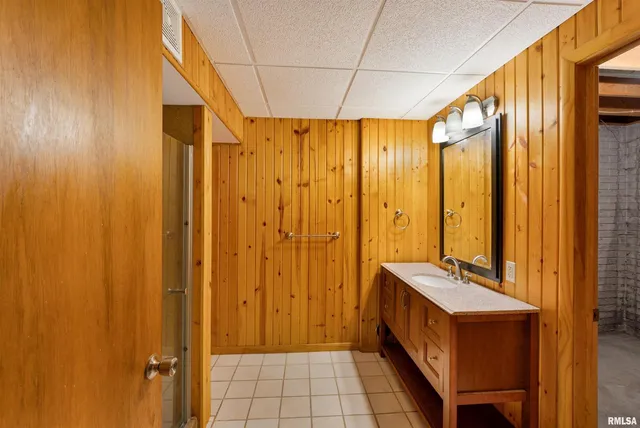 $220,000 | 3075 Willowwood Drive, Bettendorf, IA 52722