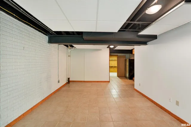 $220,000 | 3075 Willowwood Drive, Bettendorf, IA 52722