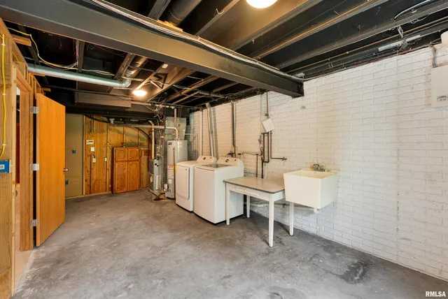 $220,000 | 3075 Willowwood Drive, Bettendorf, IA 52722