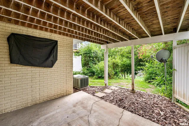 $220,000 | 3075 Willowwood Drive, Bettendorf, IA 52722