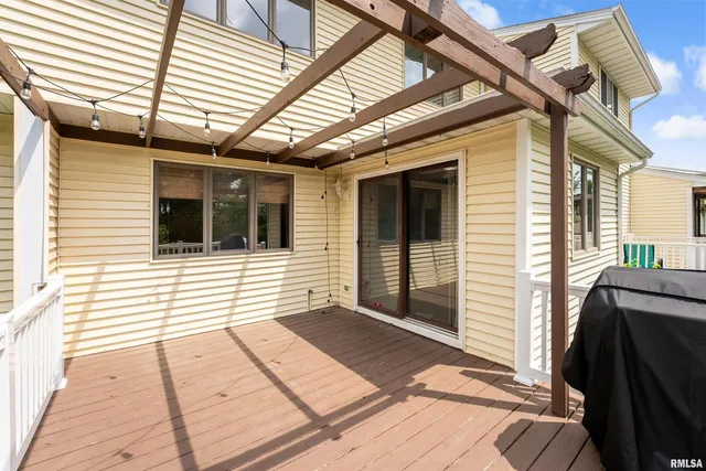 $220,000 | 3075 Willowwood Drive, Bettendorf, IA 52722