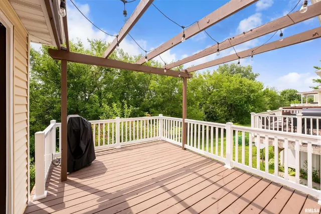 $220,000 | 3075 Willowwood Drive, Bettendorf, IA 52722