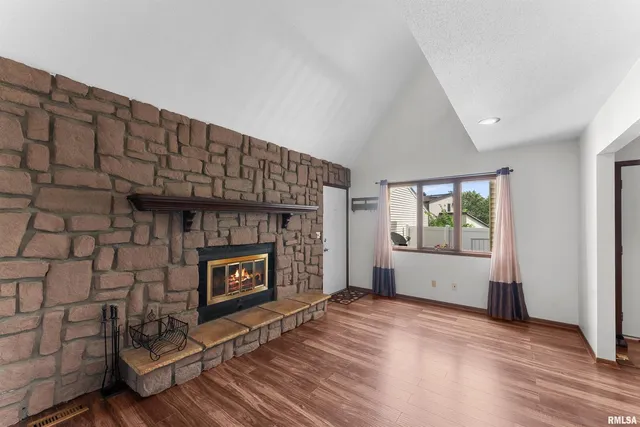 $220,000 | 3075 Willowwood Drive, Bettendorf, IA 52722