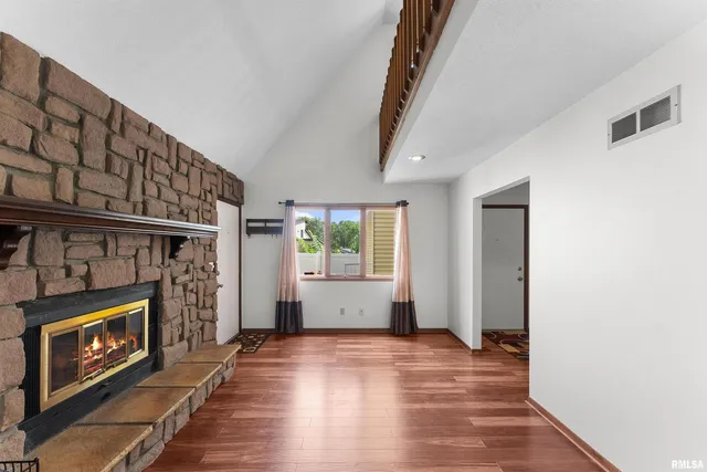 $220,000 | 3075 Willowwood Drive, Bettendorf, IA 52722